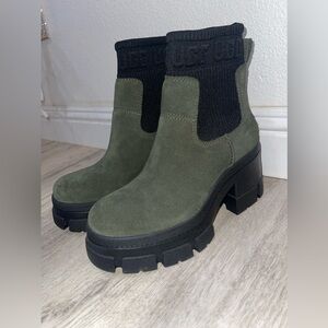 UGG Brooklyn Platform Chelsea Boot